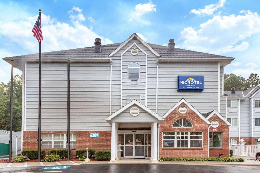 Microtel Inn & Suites by Wyndham Charlotte/Northlake Main image 1